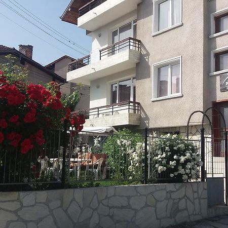 Mira Guest House Dobrinishte Bagian luar foto