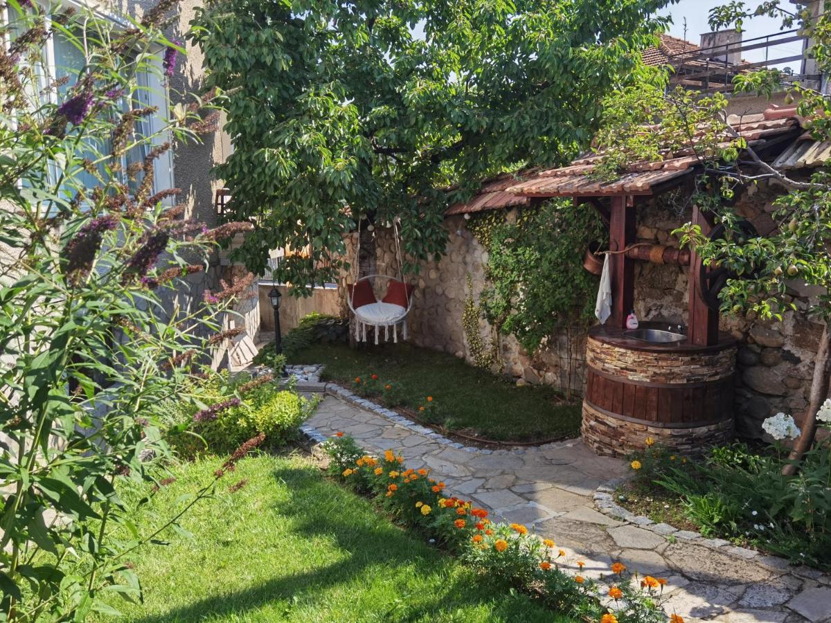 Mira Guest House Dobrinishte Bagian luar foto