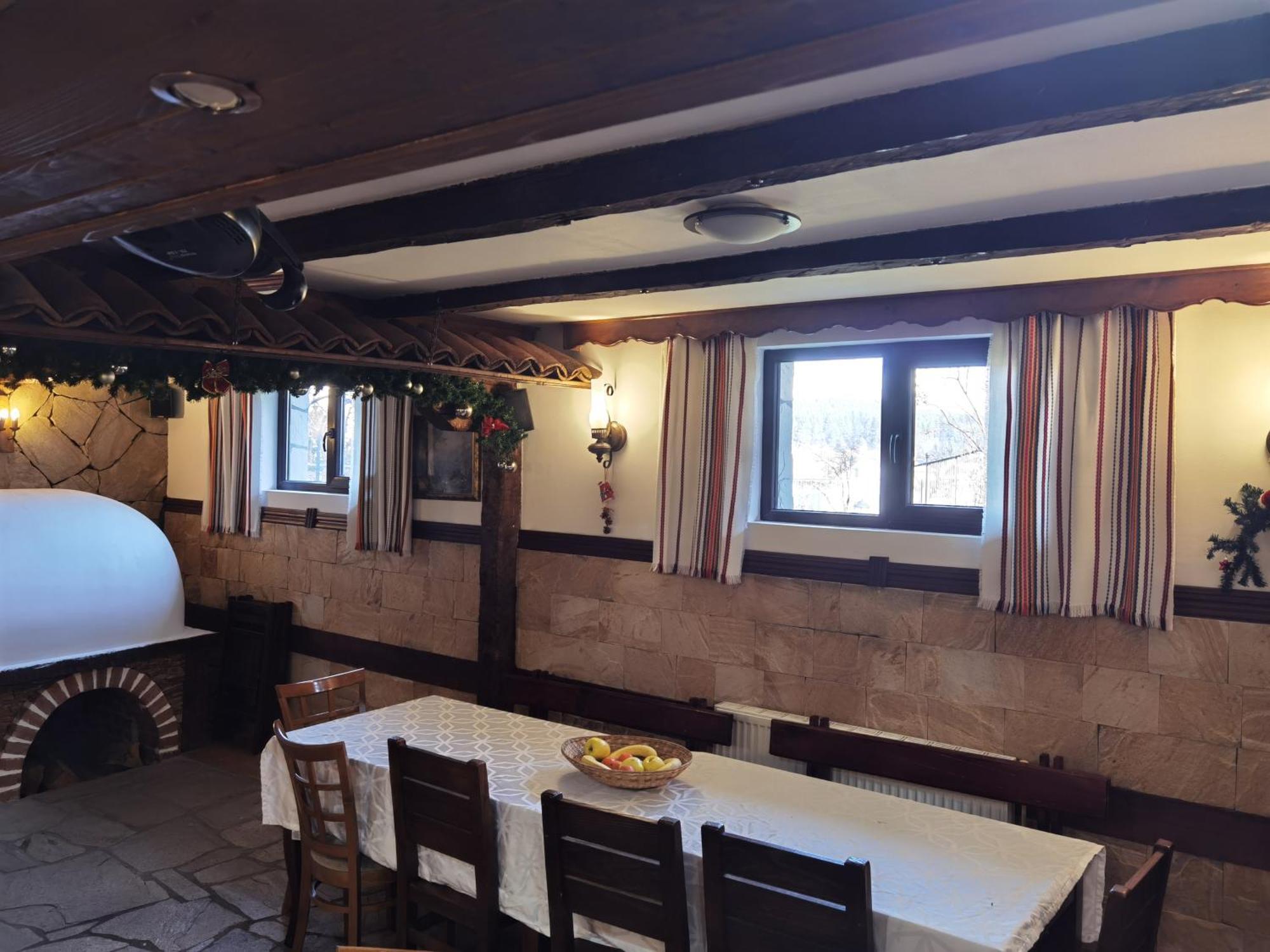 Mira Guest House Dobrinishte Bagian luar foto