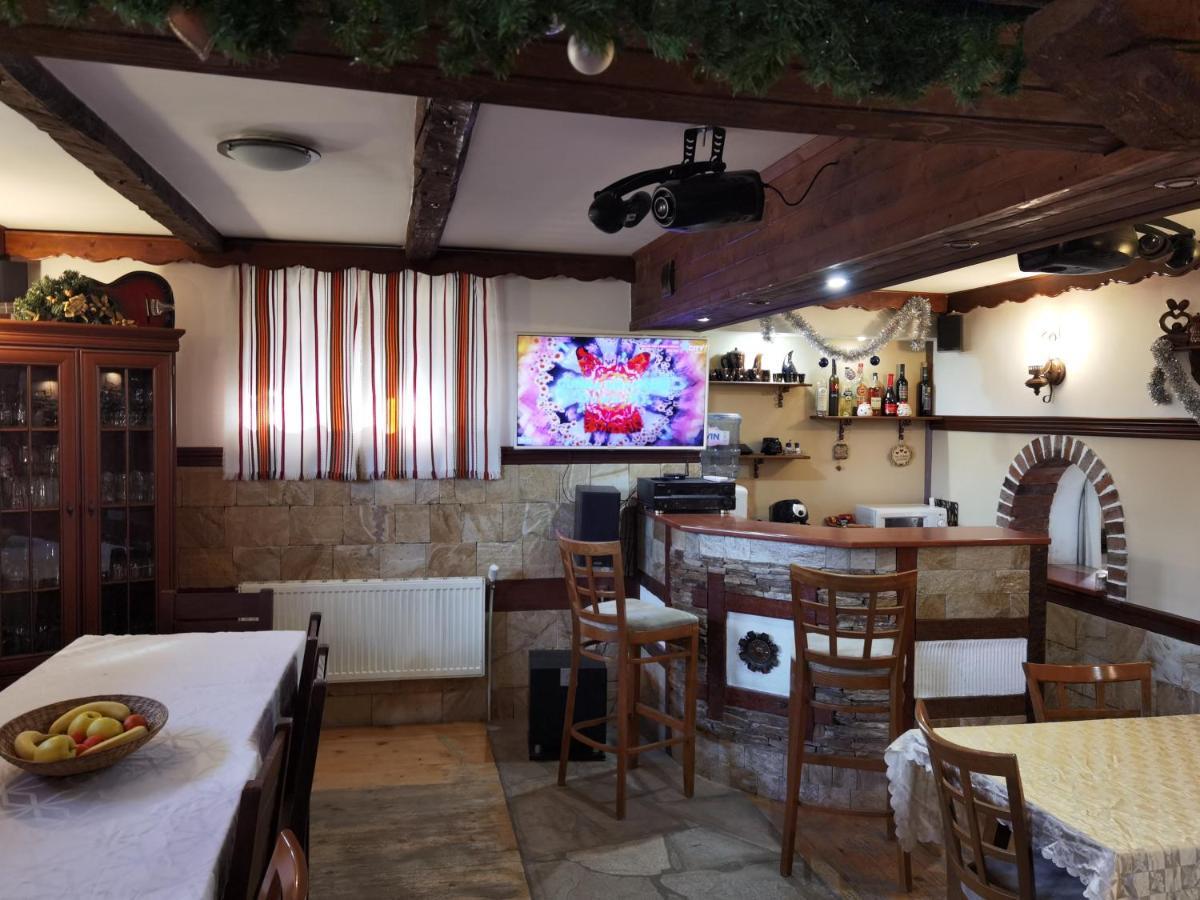 Mira Guest House Dobrinishte Bagian luar foto