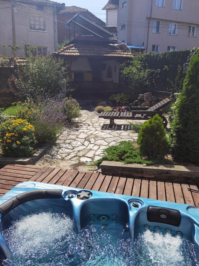 Mira Guest House Dobrinishte Bagian luar foto