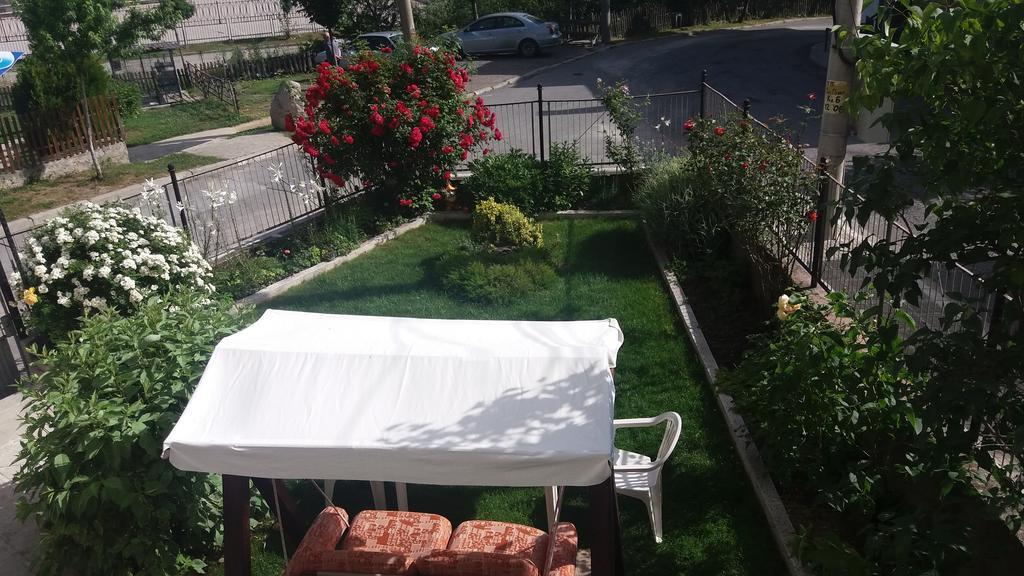 Mira Guest House Dobrinishte Bagian luar foto